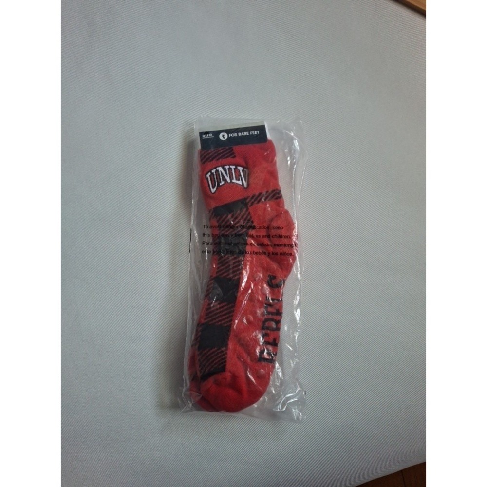Cozy Buff UNLV Rebels Socks‎ 1 Pairs Red/Black  For Bare Feet